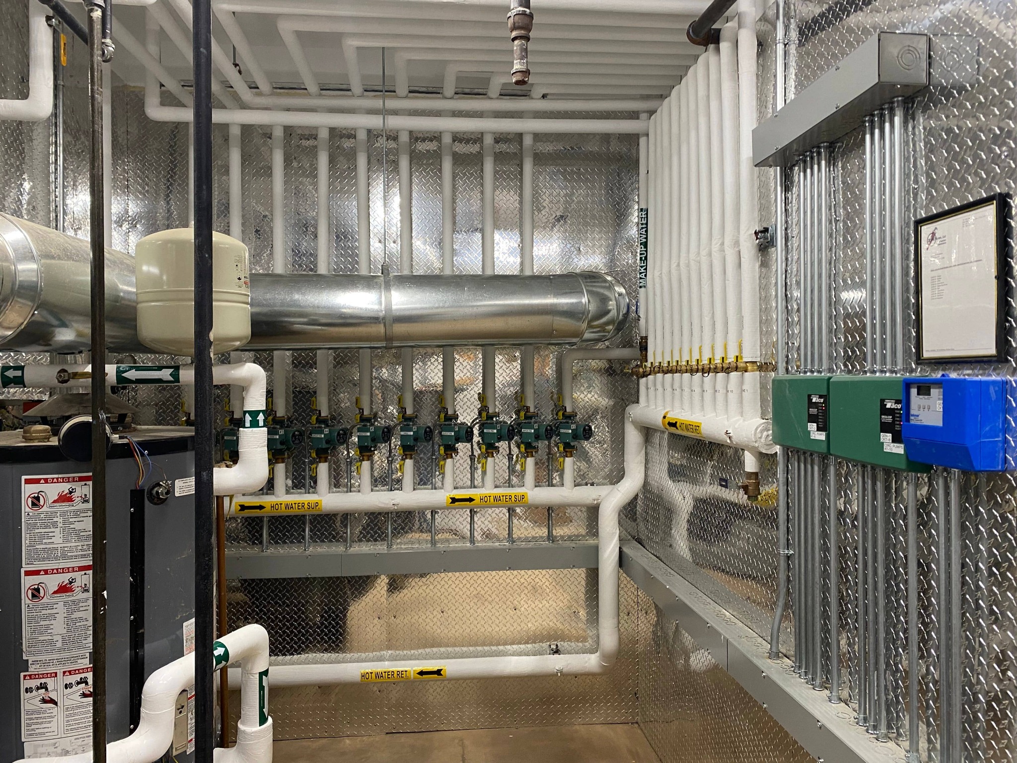 Hydronic piping and pump controls